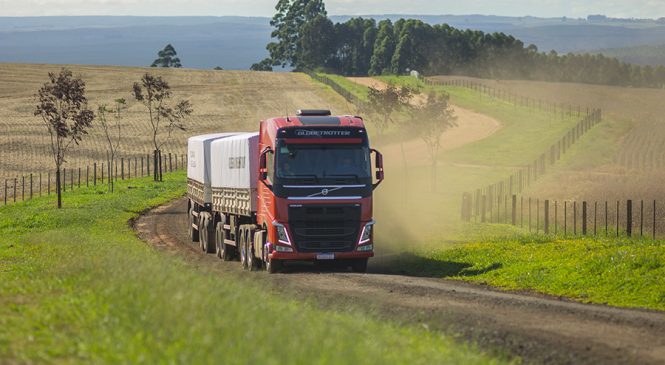 Volvo retoma liderança em caminhões pesados com crescimento de 58% nas entregas no Brasil