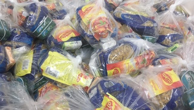 AB Triângulo do Sol distribui kits de alimentação e higiene aos caminhoneiros