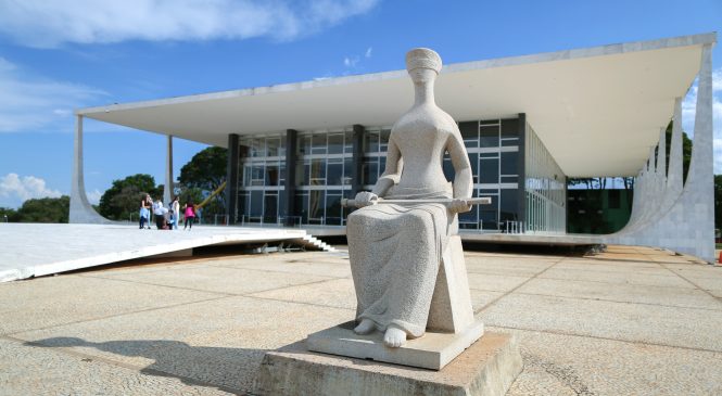 STF conclui julgamento sobre lei que regulamenta contratação de transportadores autônomos