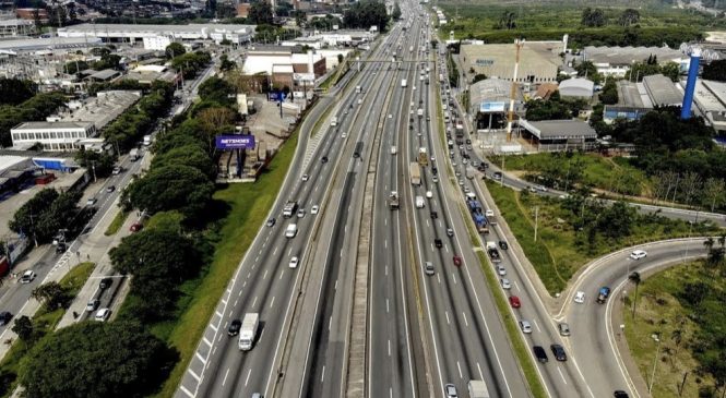 Tráfego de caminhões cresce 5,3% em rodovias com pedágio