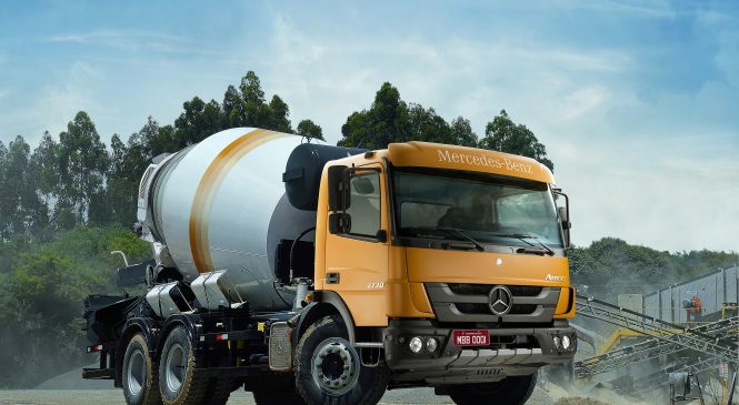 Mercedes-Benz vende 80 caminhões Atego para Unidas Trucks