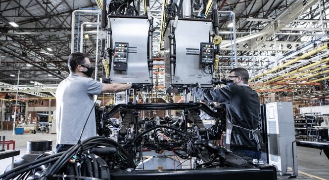 Mercedes-Benz inaugura a primeira fábrica 4.0 de chassis de ônibus do Brasil