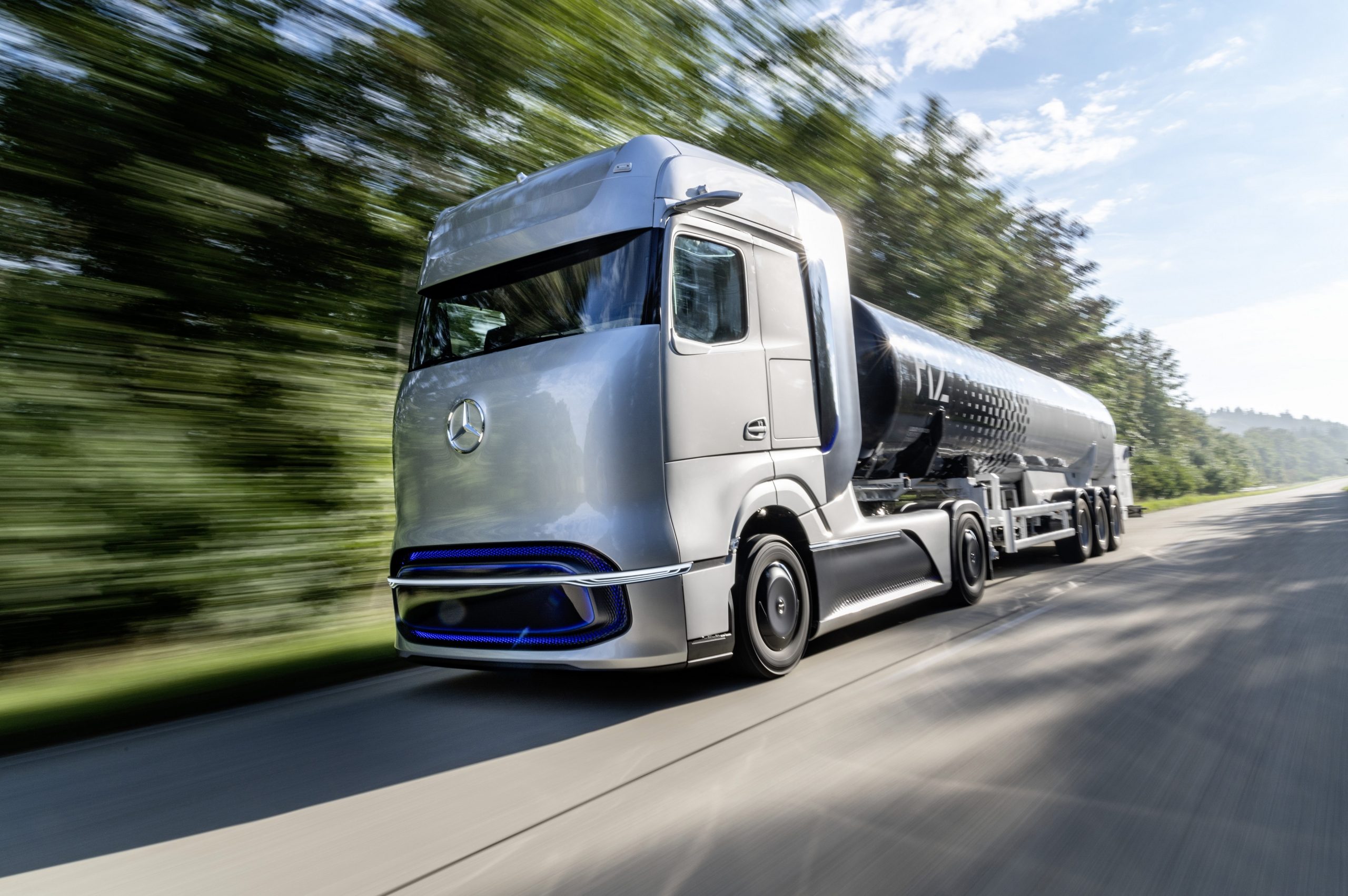 Empresas desenvolvem tecnologia de abastecimento de hidrogênio líquido para caminhões