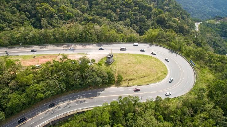 Tráfego de veículos de carga na rodovia dos tamoios (SP 099) fica proibido