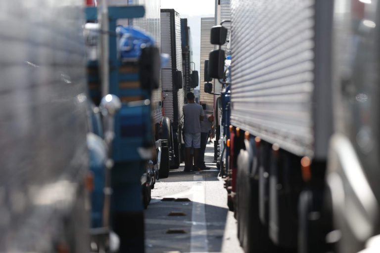 Greve nacional do setor de transporte rodoviário tem apoio de nova entidade