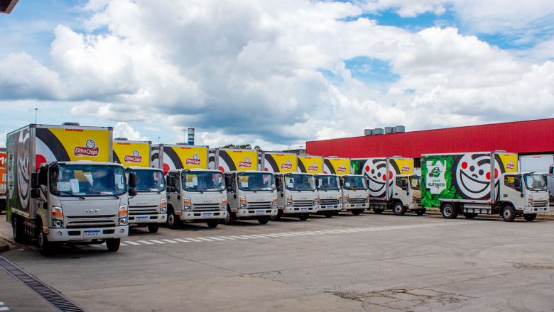 Pepsico e DHL receberem o caminhão urbano 100% elétrico da JAC Motors
