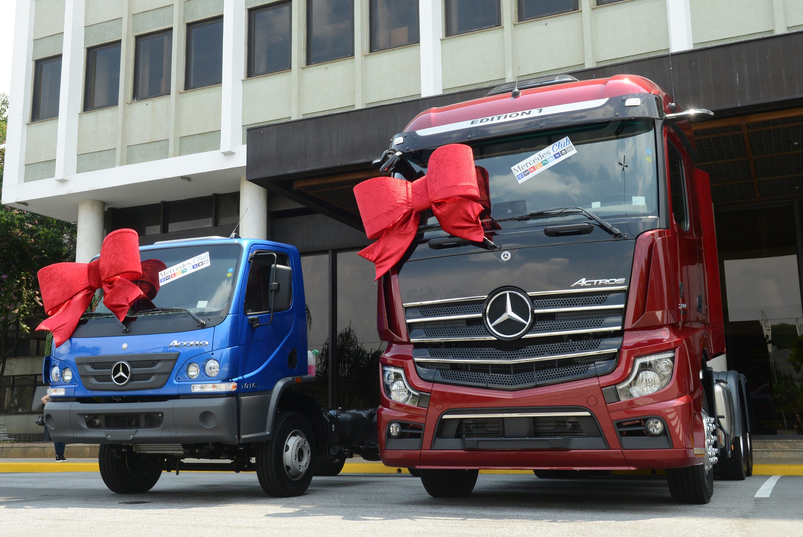 Mercedes Club entrega Novo Actros e Accelo para vencedores de promoção