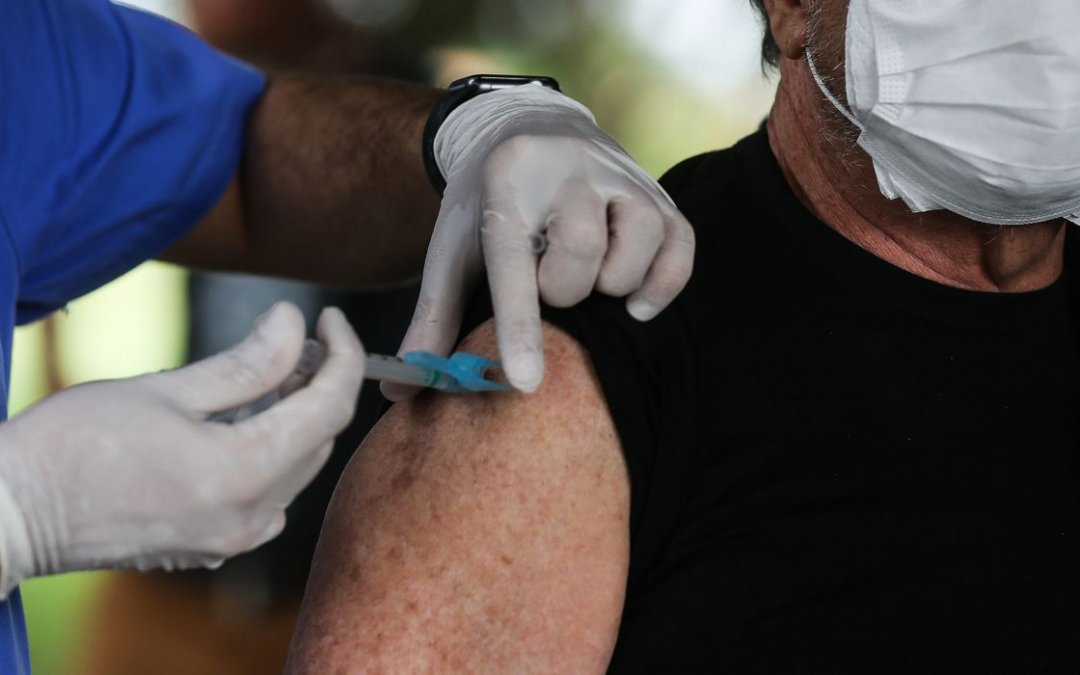 Trabalhadores do transporte começam a ser vacinados contra a Covid-19