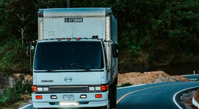 Estado do Rio ainda tem média de 12 roubos de carga por dia, aponta Firjan