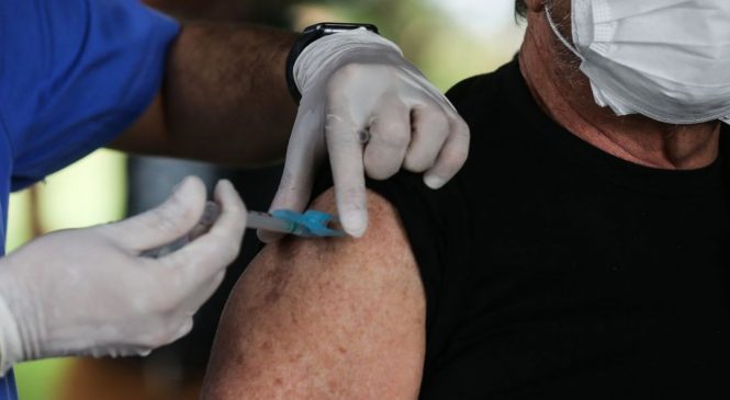 Trabalhadores do transporte já receberam mais de 1 milhão de doses de vacinas contra a covid-19 no Brasil