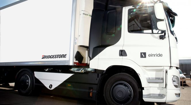 Bridgestone firma parceria com Einride para a produção de caminhões elétricos e autônomos