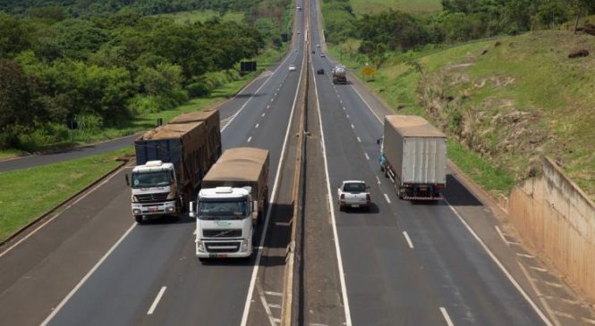 CNT analisa desempenho da atividade econômica do primeiro semestre de 2021 e seu impacto no transporte