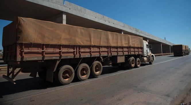 Sancionada a lei que altera tolerância no excesso de peso de caminhões