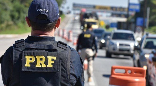 Feriado leva Polícia Rodoviária a aumentar fiscalização nas estradas