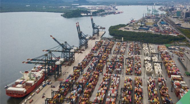 Caminhoneiros autônomos encerram greve no Porto de Santos