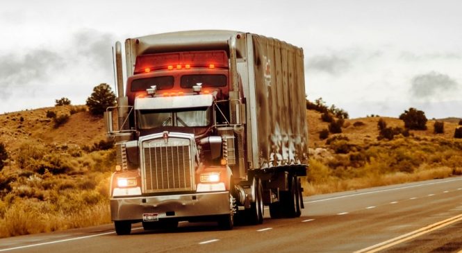 Venda de caminhões registra queda em novembro