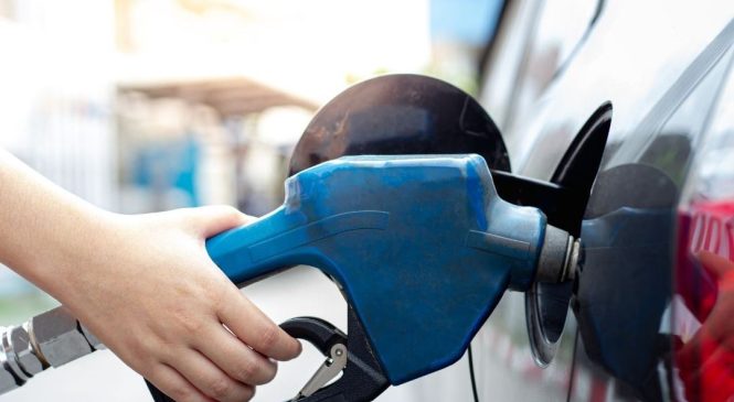 Preço médio do óleo diesel comum continua acima dos R$ 5 em todo o país