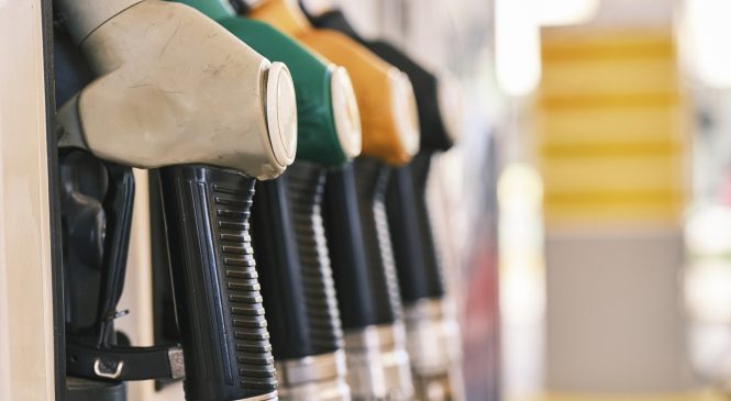 Diesel tem alta de 4,05% nos postos brasileiros e preço médio fecha em abril a R$ 6,870, aponta Ticket Log