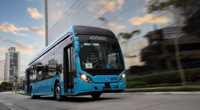 Ônibus elétrico Mercedes-Benz é apresentado ao público no maior evento da mobilidade na América Latina