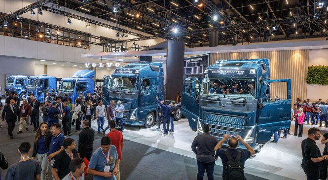 Volvo repete excelente resultado na Fenatran, com mais de R$ 2 bilhões em negócios durante a feira