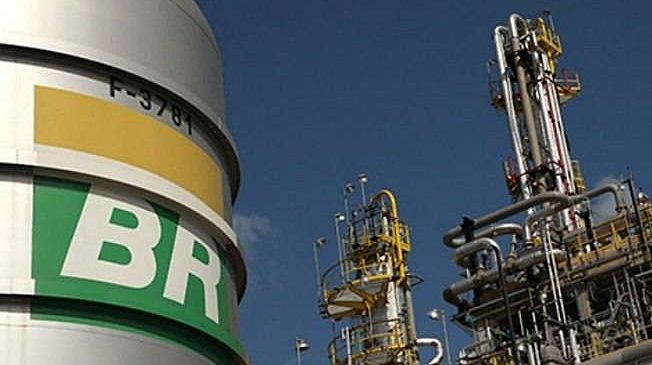 Petrobras anuncia redução do preço do diesel e da gasolina para distribuidoras