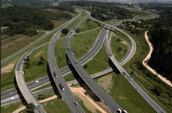 CCR AutoBAn promove ações de segurança e saúde para caminhoneiros