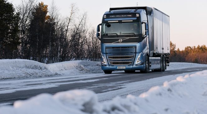Volvo começa a testar caminhões a hidrogênio em estradas na Europa