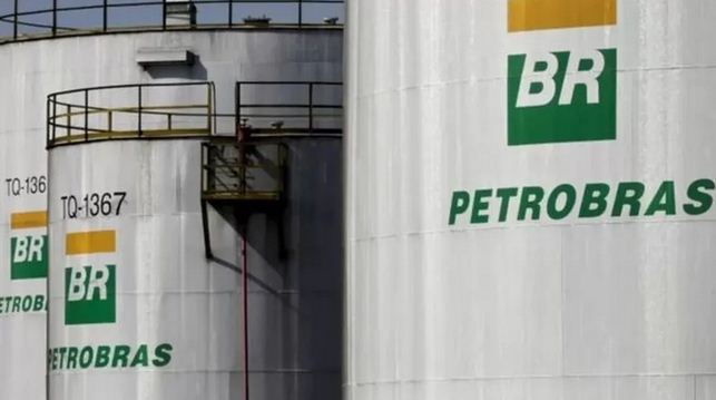 Petrobras anuncia redução do preço da gasolina para as distribuidoras