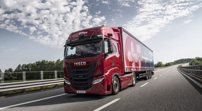 Caminhão automatizado desenvolvido pela IVECO e pela Plus já circula em testes na Alemanha