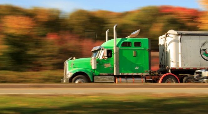 CNTA protocola no STF pedido para defender direito do transportador contratar seguros
