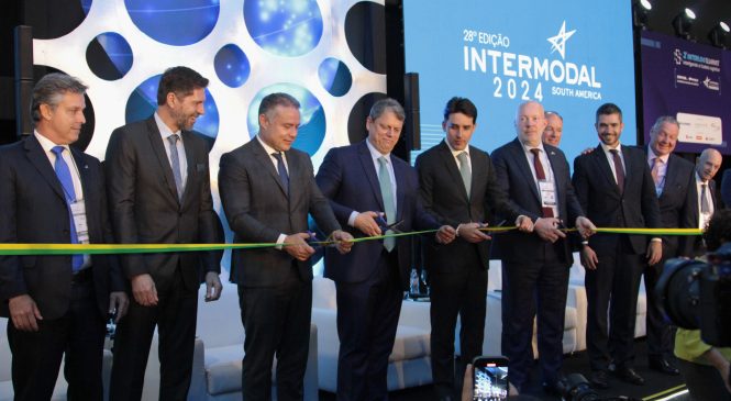 Autoridades políticas e representantes do setor participam da abertura da Intermodal South America