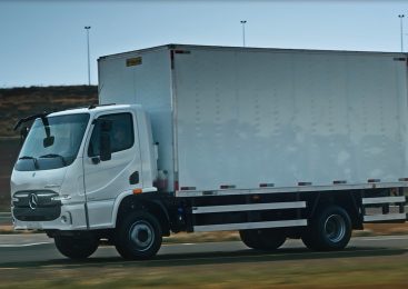 Mercedes-Benz oferece caminhões Accelo e Atego para agricultores familiares via Programa Mais Alimentos