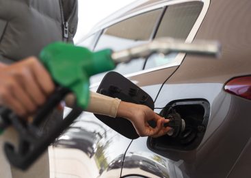Gasolina cai só 0,78% em junho, mesmo após reajuste de 5,6% da Petrobras, afirma Edenred Ticket Log