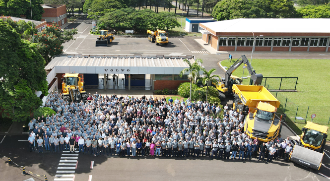 Fábrica da Volvo CE no Brasil celebra 50 anos