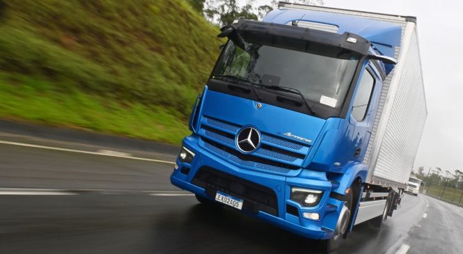 Teste realizado pela Mercedes-Benz confirma o eActros como o caminhão elétrico com a maior autonomia no Brasil