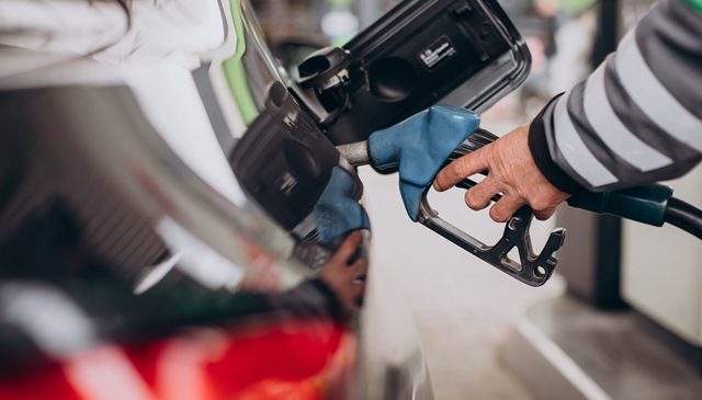 Gasolina inicia julho com leve queda de 0,47%, aponta Edenred Ticket Log