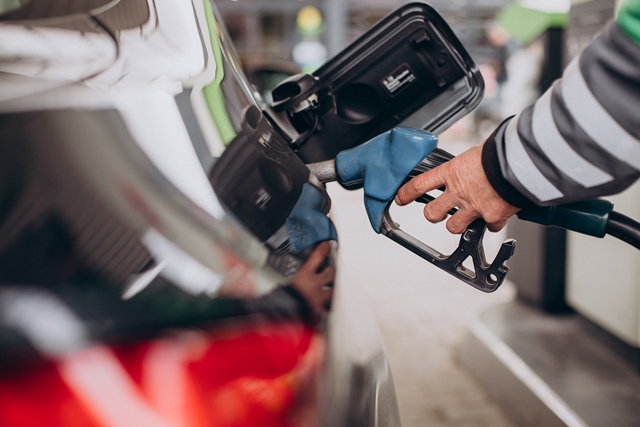 Gasolina inicia julho com leve queda de 0,47%, aponta Edenred Ticket Log