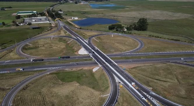 Tráfego no viaduto de acesso a São Lourenço do Sul, na BR-116/RS, é liberado