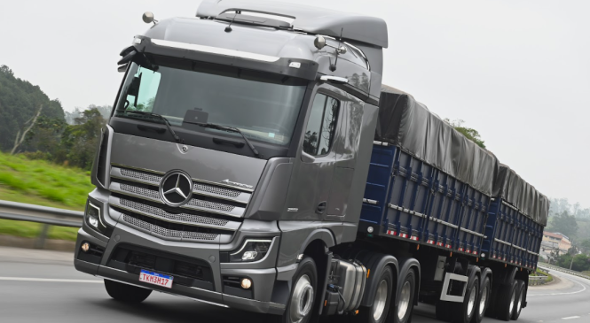 Mercedes-Benz oferece experiência exclusiva para motoristas e clientes com caminhões Actros Evolution