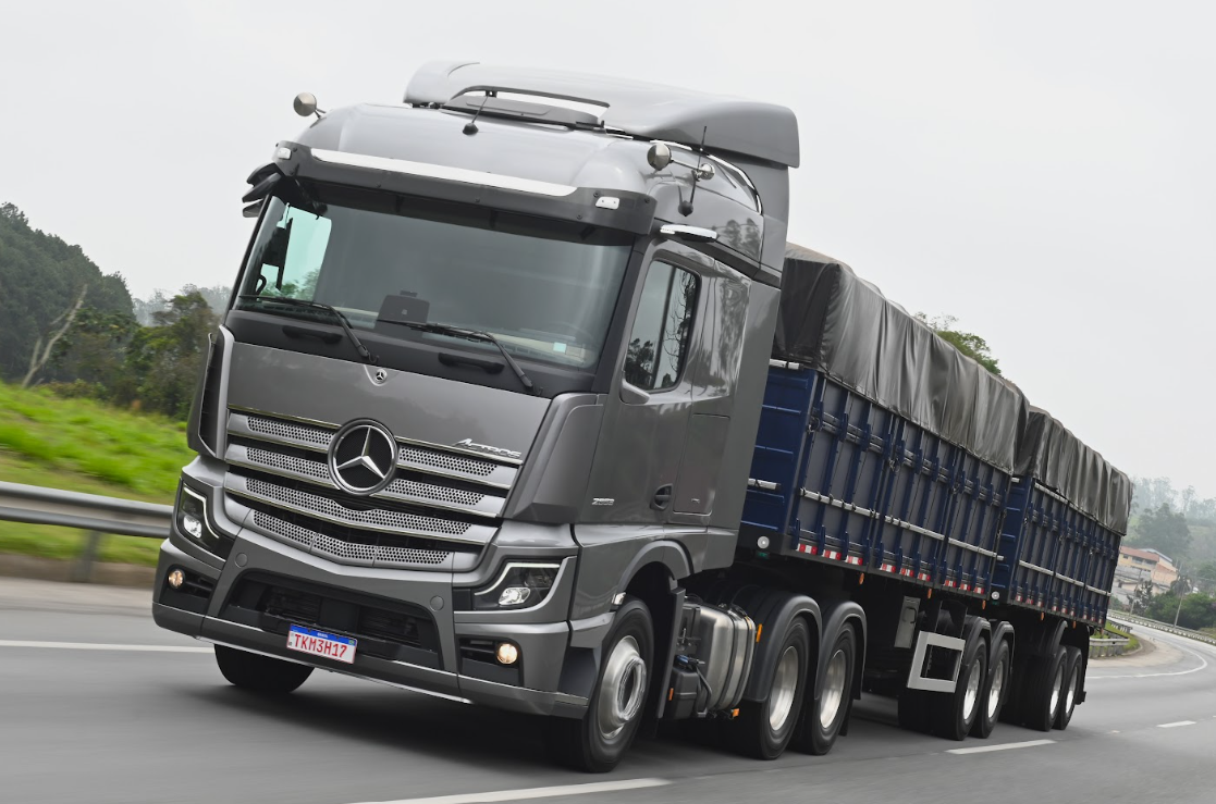 Mercedes-Benz oferece experiência exclusiva para motoristas e clientes com caminhões Actros Evolution
